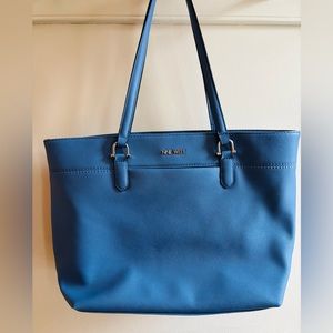 Nine West Bag in Periwinkle Blue, Pockets Inside and Out